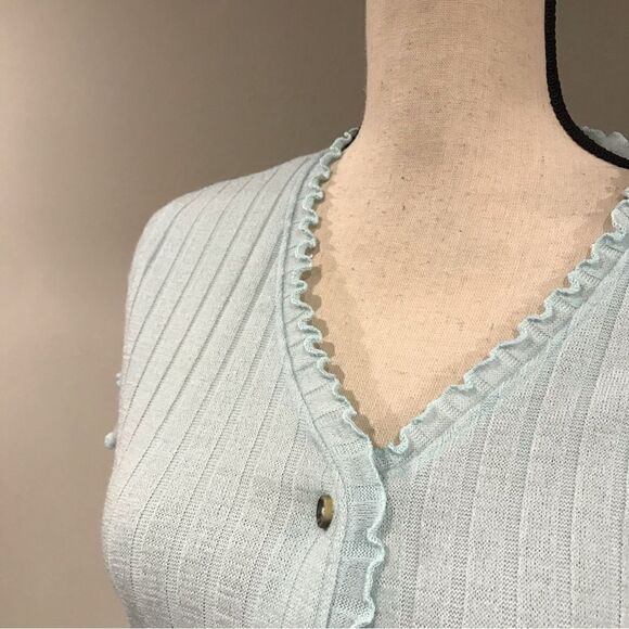 Baby blue button down knit crop sweater - Picture 3 of 11